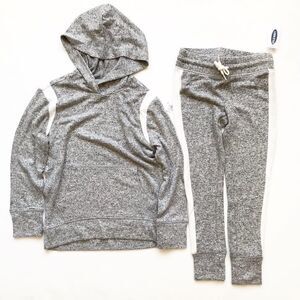 Old Navy NWT plush hoodie/jogger set XS(5T)/S(6Y)